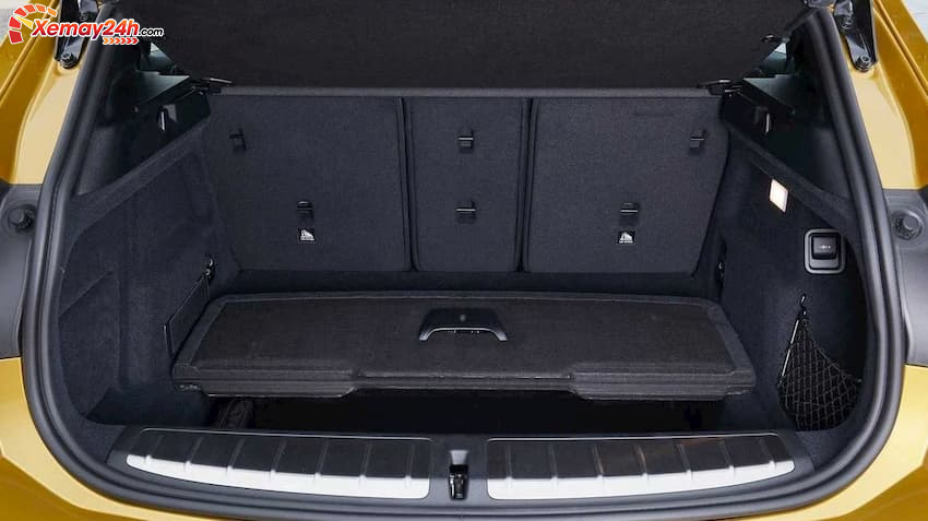 Khoang hành lý của xe có thể tích khá lớn, đạt 470 lít và có thể mở rộng một cách linh hoạt với các ghế ngồi gập 40/20/40.