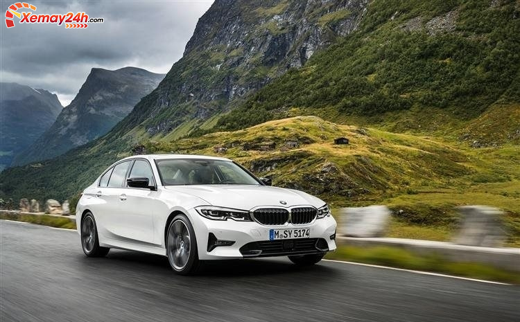 BMW 320i 2021 được đánh giá cao về cảm giác lái